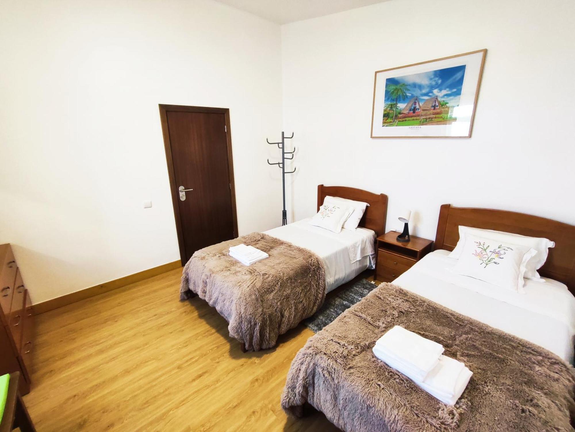 Villa Gateone Al Airport View House à Machico  Extérieur photo