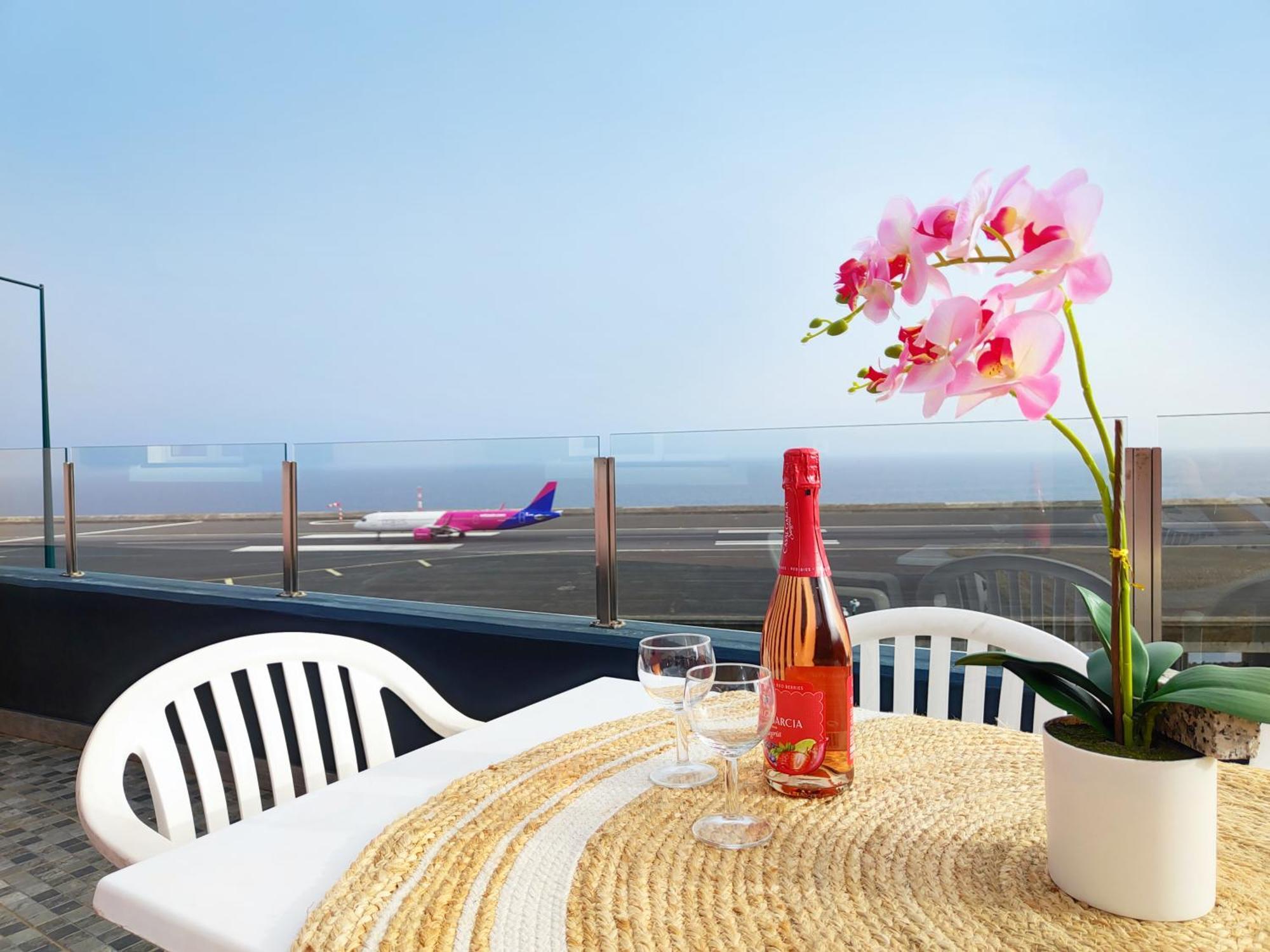 Villa Gateone Al Airport View House à Machico  Extérieur photo